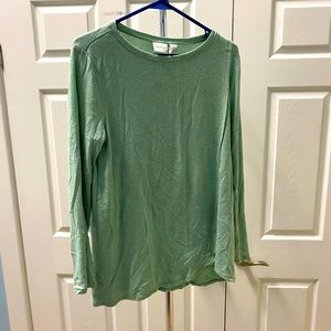 Green long sleeve layered top